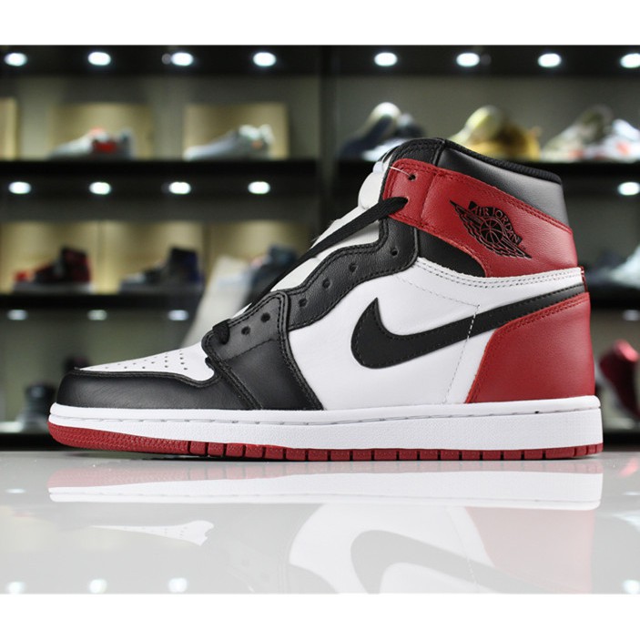 Sepatu Basket Model Nike Air Jordan 1 