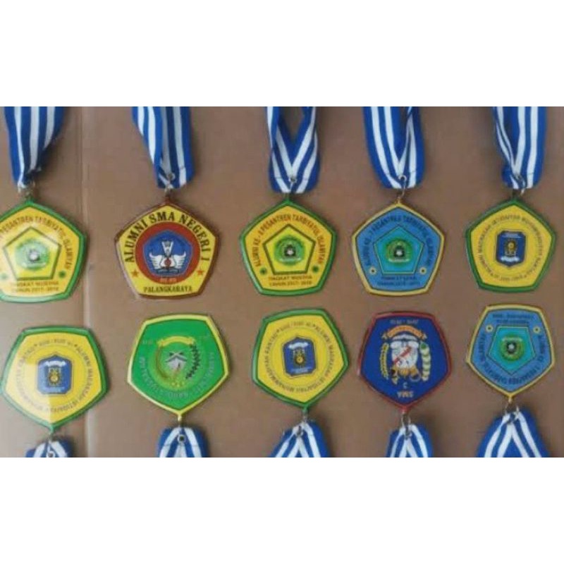 

MEDALI AKRILIK CUSTOM.. Murah Meriah / SD / SMP / SMA / UNIVERSITAS