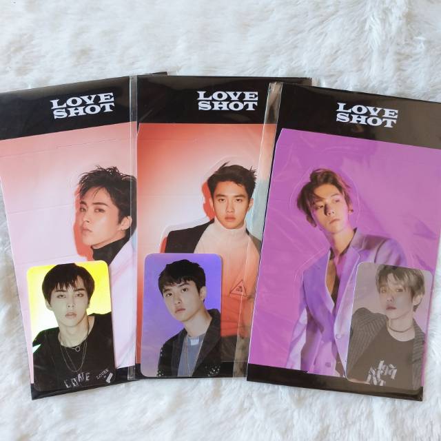 PHOTOCARD HOLOGRAM + STANDEE EXO