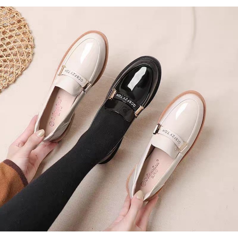 2021 Musim Semi dan Musim Gugur Sepatu Datar Wanita Baru Sepatu Platform Kulit Wanita Sepatu Gesper Kasual Sepatu Mode Wanita Semua Pertandingan / Sepatu Kulit Wanita / Sepatu Fashion Korea / Sepatu Docmart Wanita / Bisa Cod