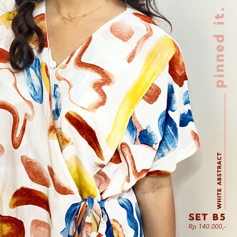 

Set B5 White Abstract