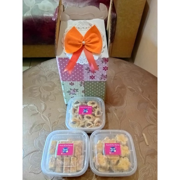 

parcel kue kering