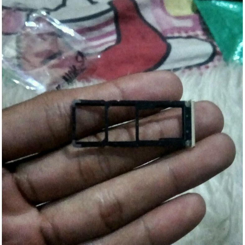 slot kartu SIM Xiaomi redmi note 5A prime.