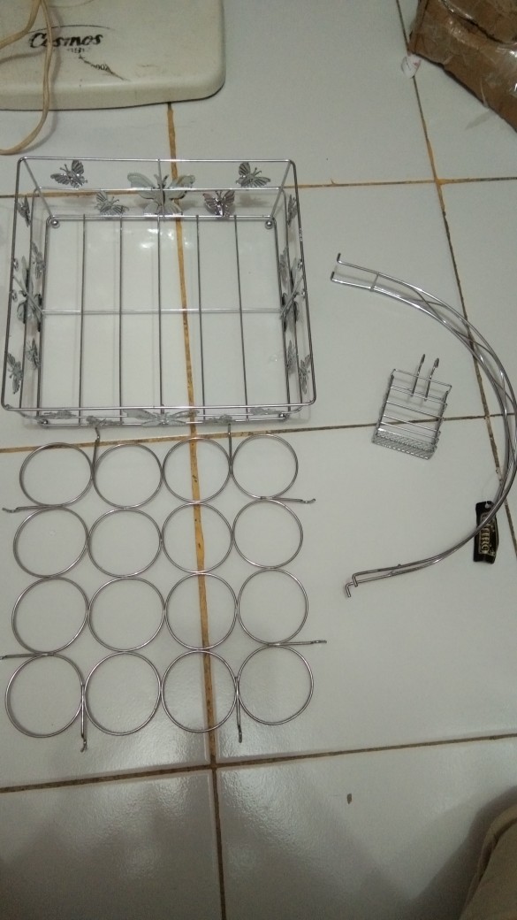 Keranjang Air Mineral Rak Gelas Minum Aqua Tempat Cangkir Kupu Rak Cangkir Mug Rack