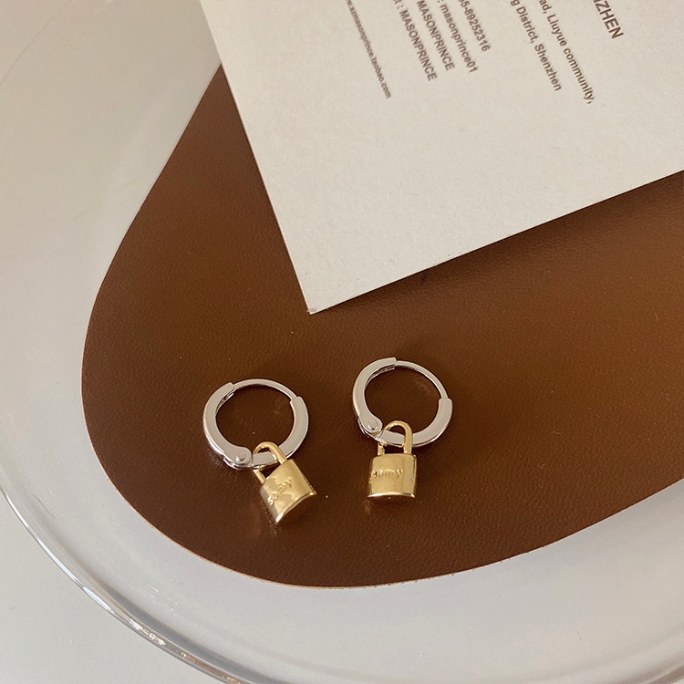 Anting Bentuk Lingkaran Bahan S925 Silver Warna Emas Gaya Korea Untuk Wanita