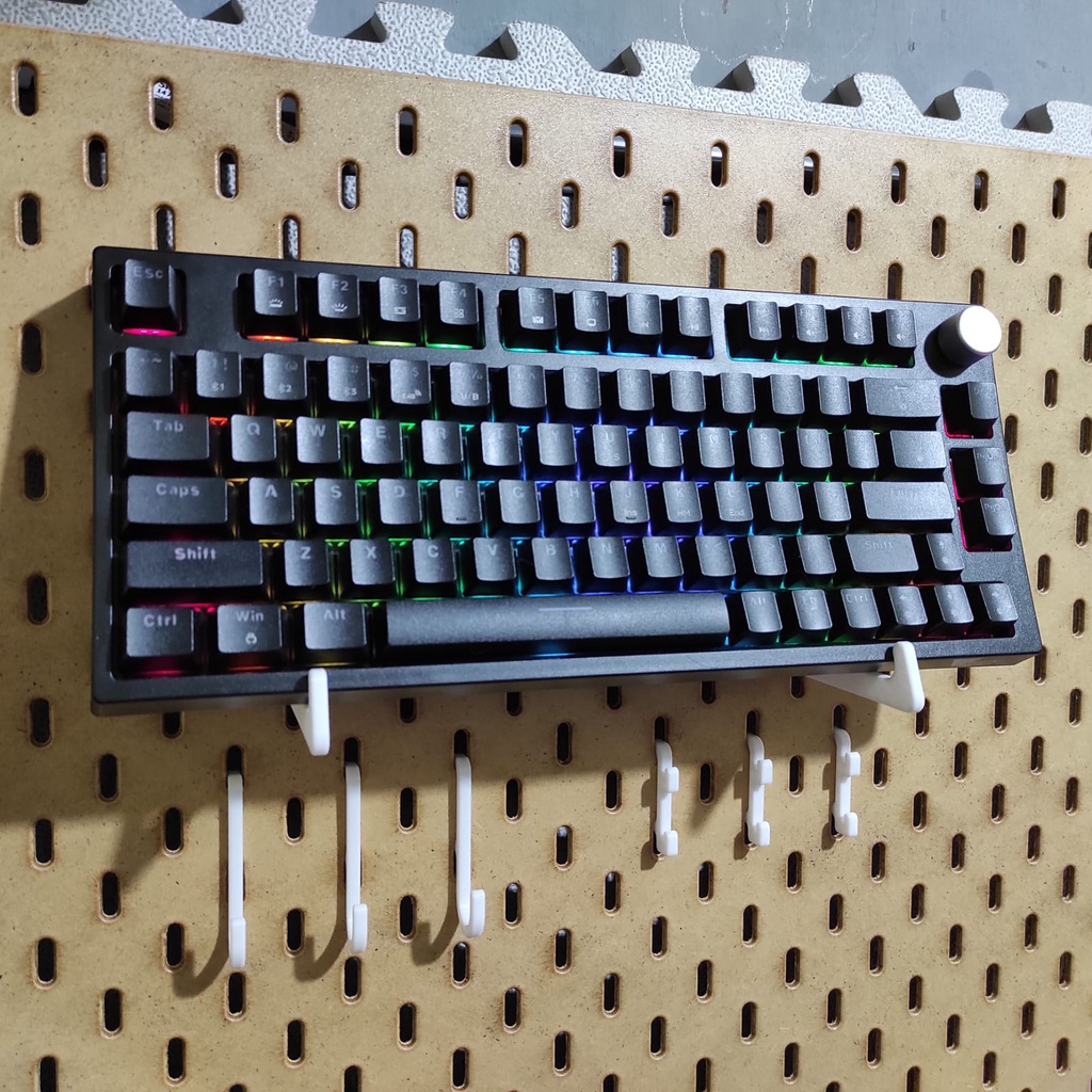 Mechanical Gaming Keyboard Holder for Pegboard