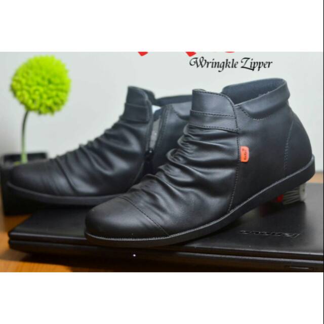 Sale cuci gudang sepatu  pria  casual santai wringkle slop 