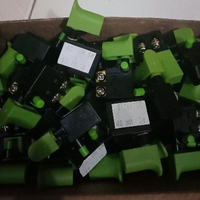 Saklar Switch Gergaji Mesin Circular Saw Serkel Mesin Ketam Serut Pasrah UNIVERSAL Maktec Modern NRT