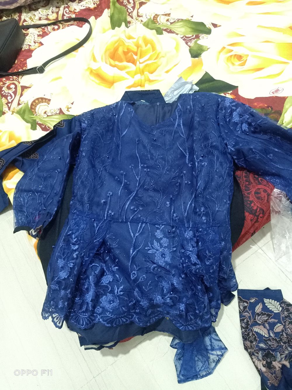 Batik Solehah Kebaya Couple Tunangan Batik Couple Kebaya Brokat - Maura Couple - Sania Ruffle