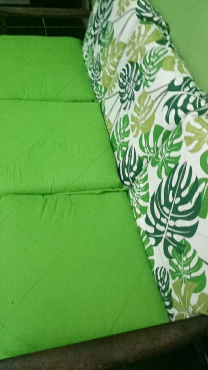 Sarung Bantal Kursi Monstera Hijau