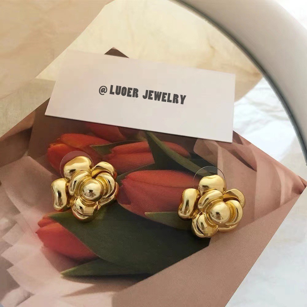 Anting Tusuk silver s925 Bentuk Bunga camellia Tiga Dimensi Gaya retro Klasik Perancis