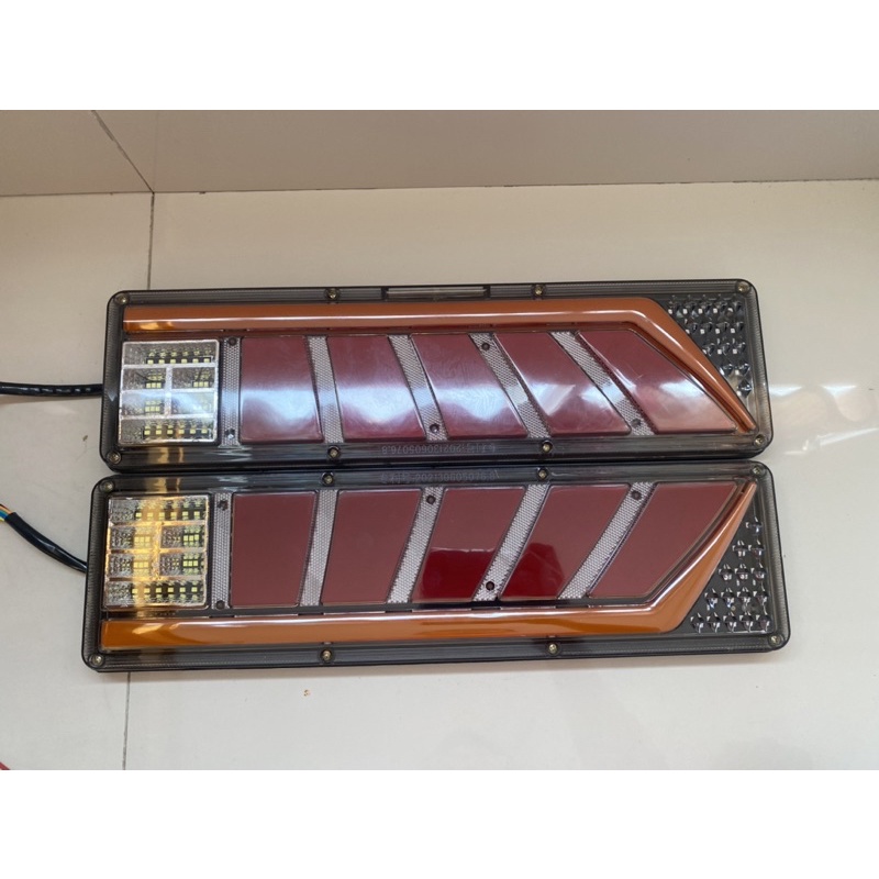 Stop Lamp Truk 24 Volt Model STR