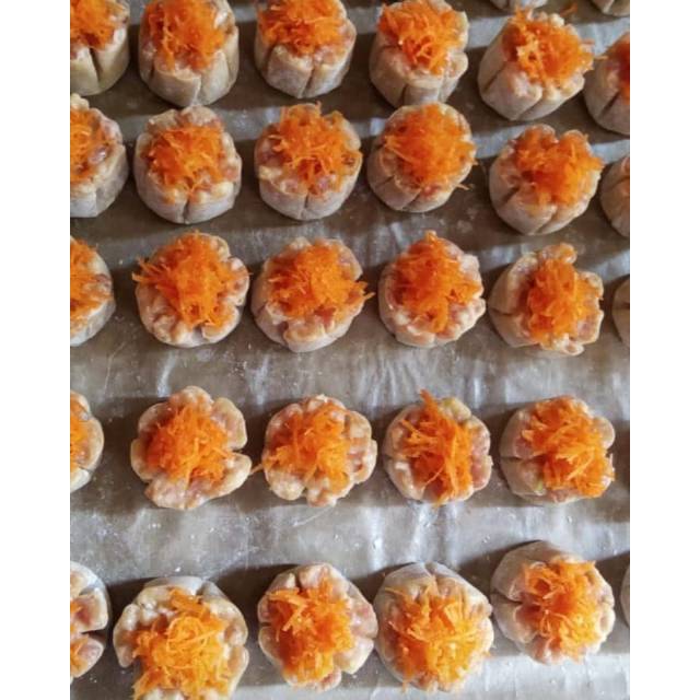 

Dimsum ayam toping wortel