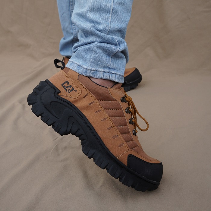 SEPATU CATERPILLAR BULDOZER /SEPATU PRIA SAFETY /SEPATU KERJA/SEPATU BOOT PENDEK - COKLAT