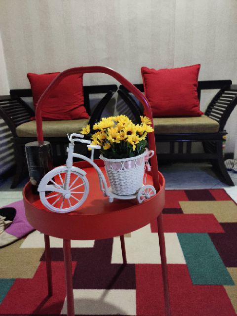 Set Bunga Plastik Matahari Kuntum Dengan Sepeda Rotan Besar