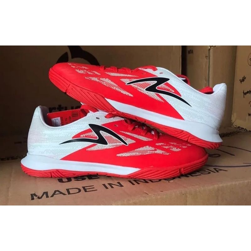 sepatu futsal SPECS Garuda Alpha in