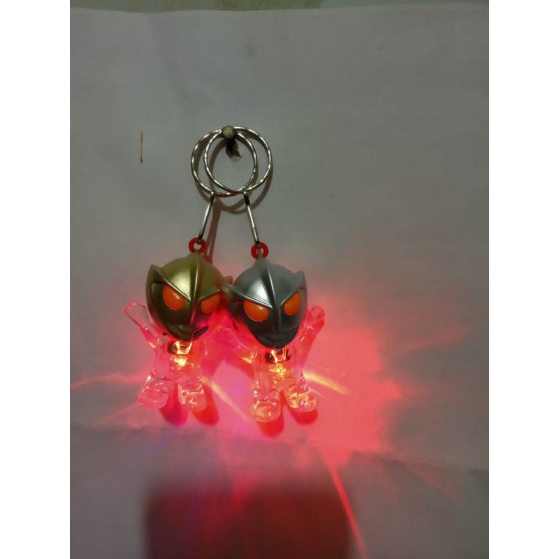 Gantungan Kunci ULTRAMAN Bisa Nyala Kedip-Kedip Warna