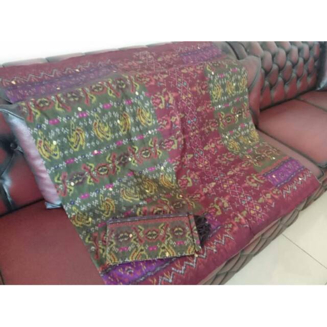 Blongket Palembang sutra tabur emas