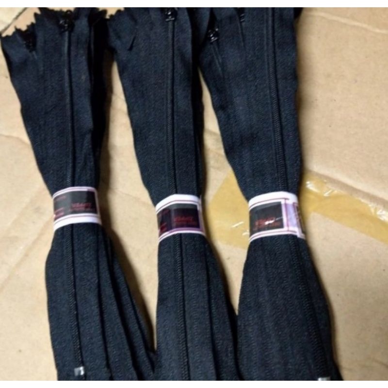 Resleting celana nylon coil no.3 ukuran 6 inci / 15 cm (12 pcs ).