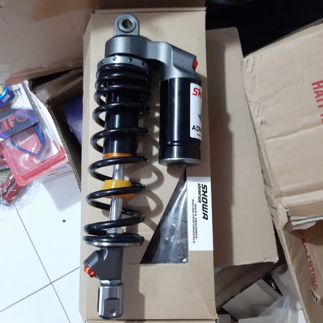 SHOCK BELAKANG SHOWA SHOCKBREAKER MODEL WP 335M VARIO 125 VARIO 150