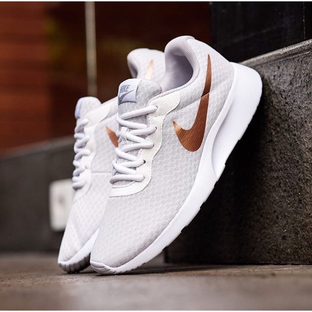 nike tanjun white rose