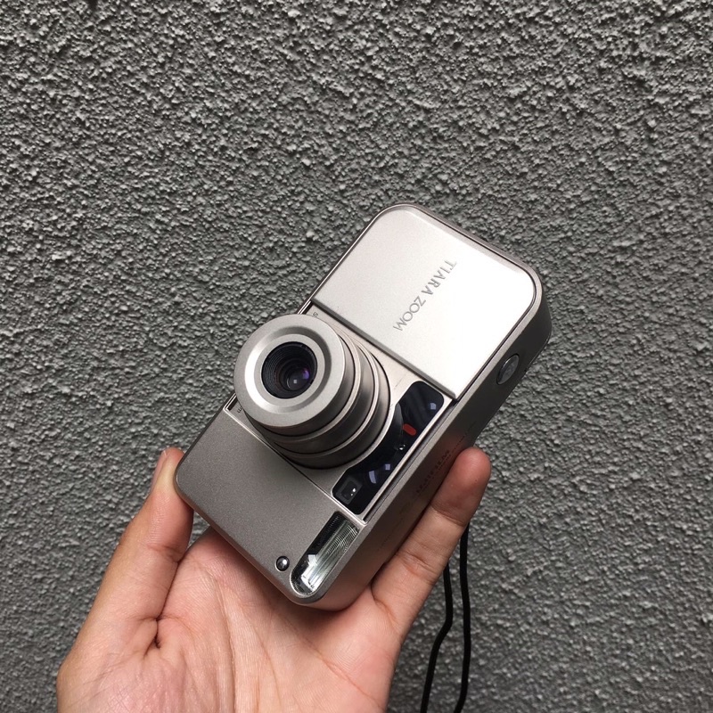 kamera analog 35mm FUJIFILM TIARA ZOOM mulus normal bonus baterai + fujifilm c200