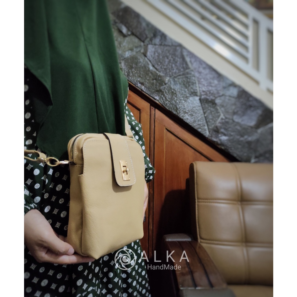 TERBARU TAS SELEMPANG HP WANITA KULIT ASLI