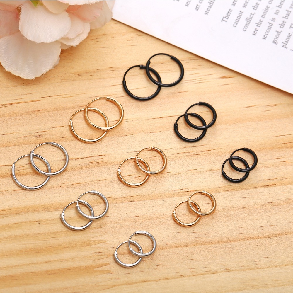 Mxbeauty Anting Bulat Geometris 3 Ukuran Warna Hitam / Silver Gaya Punk Hip-Hop Untuk Wanita