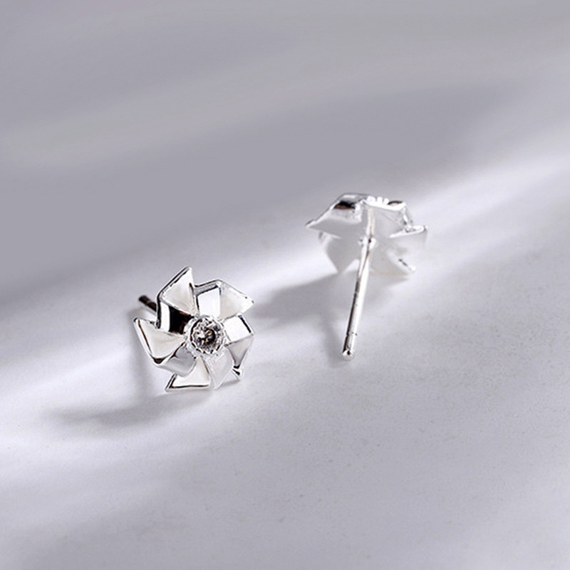 Fancyqube Anting Stud Desain Kincir Angin Keberuntungan Aksen Berlian Imitasi Warna Silver Untuk Wanita