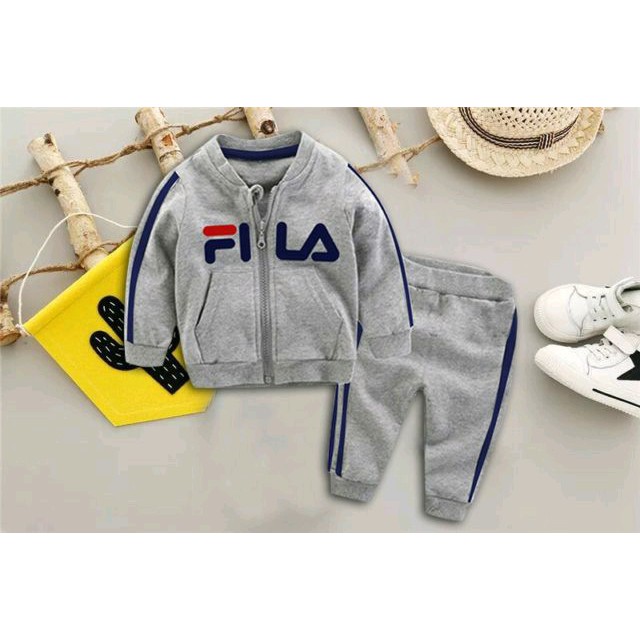New  Training Set Fila Anak Laki Motif Celana Garis Samping