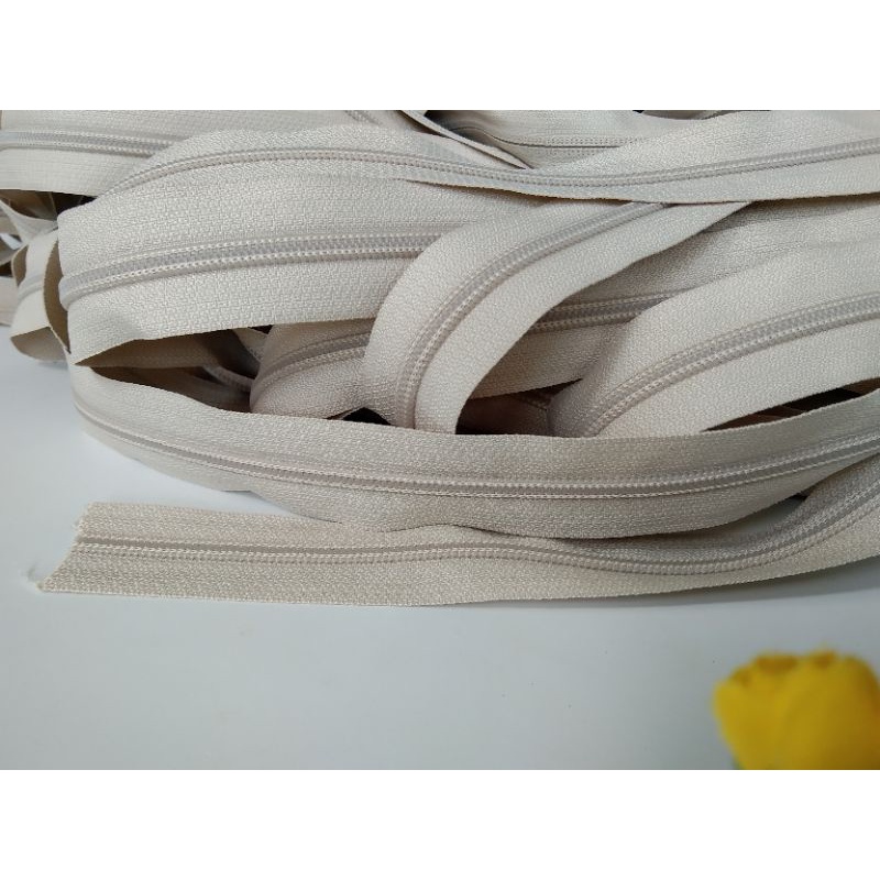 Resleting ykk plastik no 5