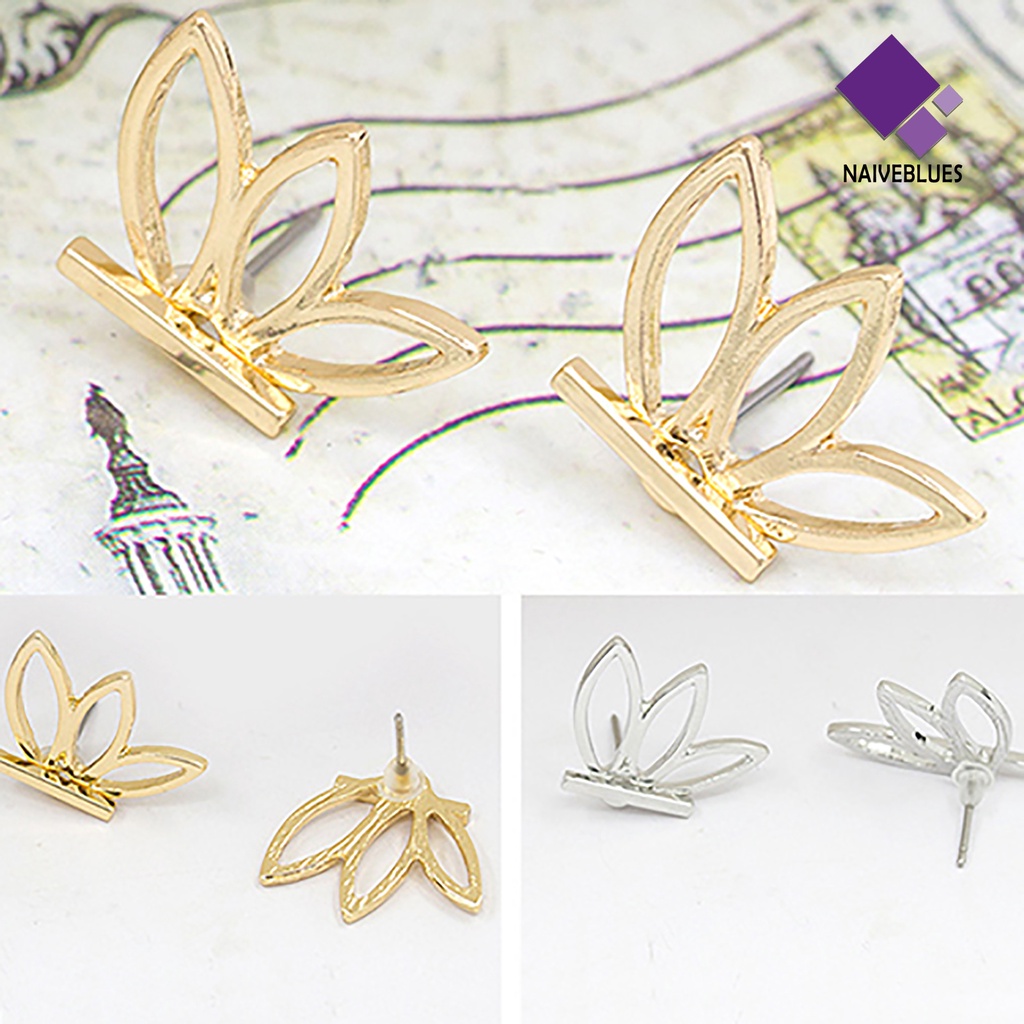 1 Pasang Anting Stud Bentuk Lotus Model Hollow Untuk Wanita