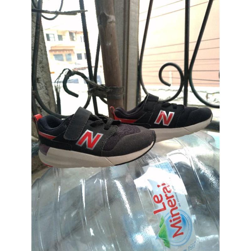 PRELOVED SEPATU ANAK NEW BALANCE