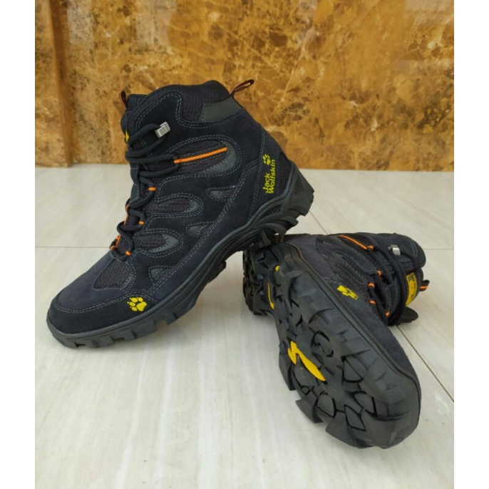 sepatu gunung Jack Wolfskin /sepatu hiking outdoor pria original