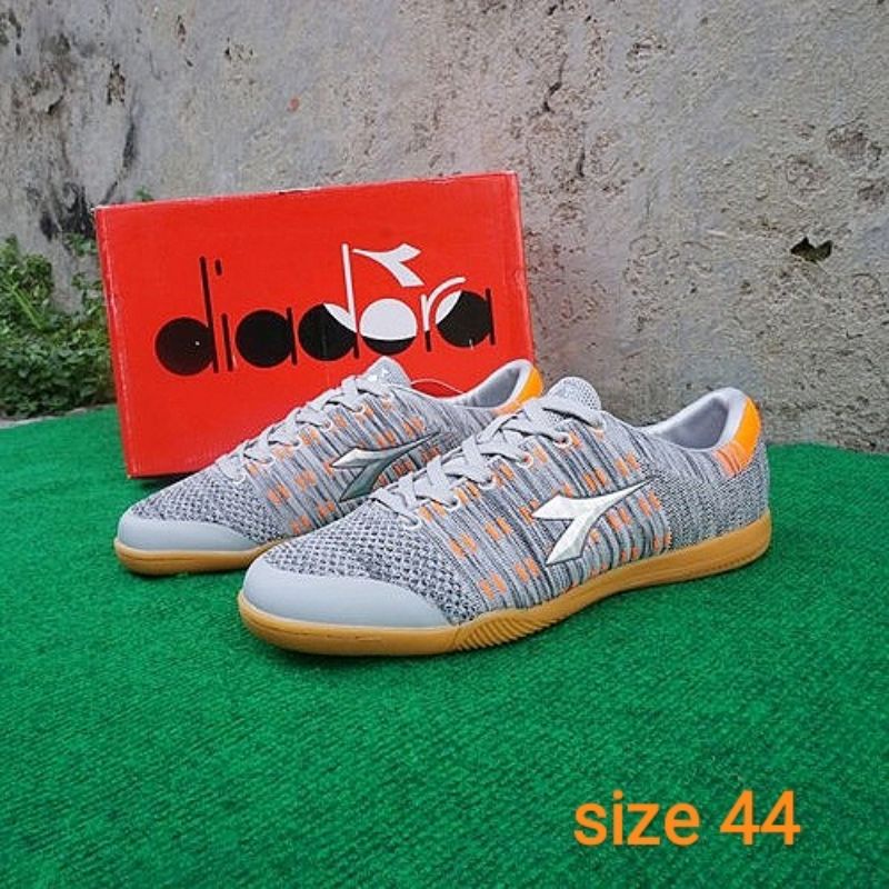 futsal diadora original murah meriah banget