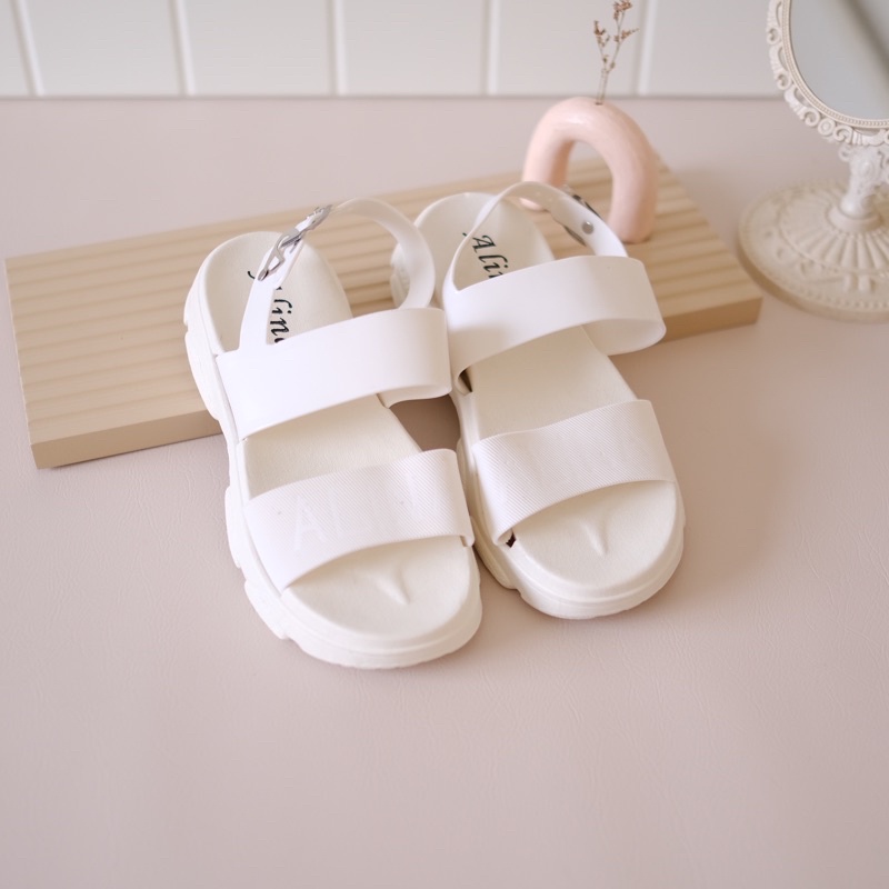 Alina sandal