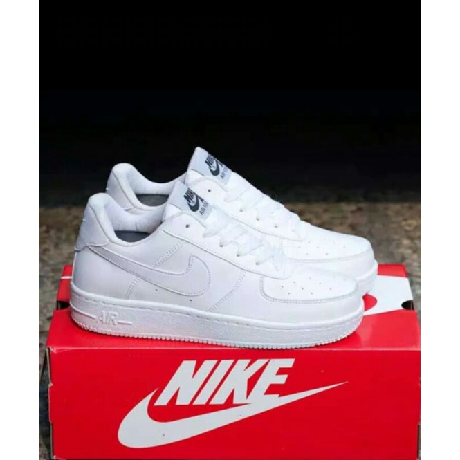 sepatu sneakers putih polos sepatu pria wanita