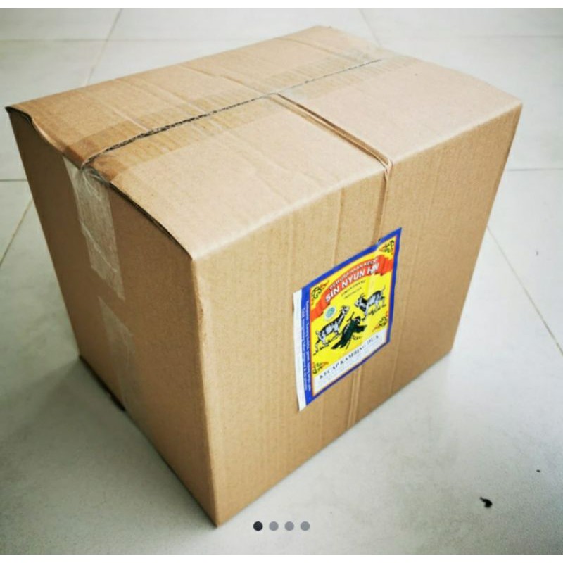 

KECAP ASIN CAP KAMBING DUA 620MIL/KECAP ASIN SINGKAWANG KALIMANTAN/PER DUS ISI 12 BOTOL.