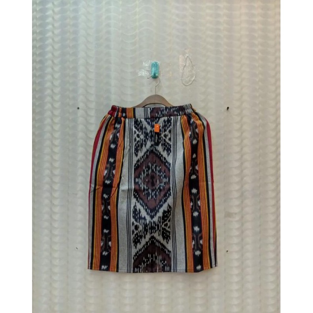 Rok tenun/Rok motif Jepara