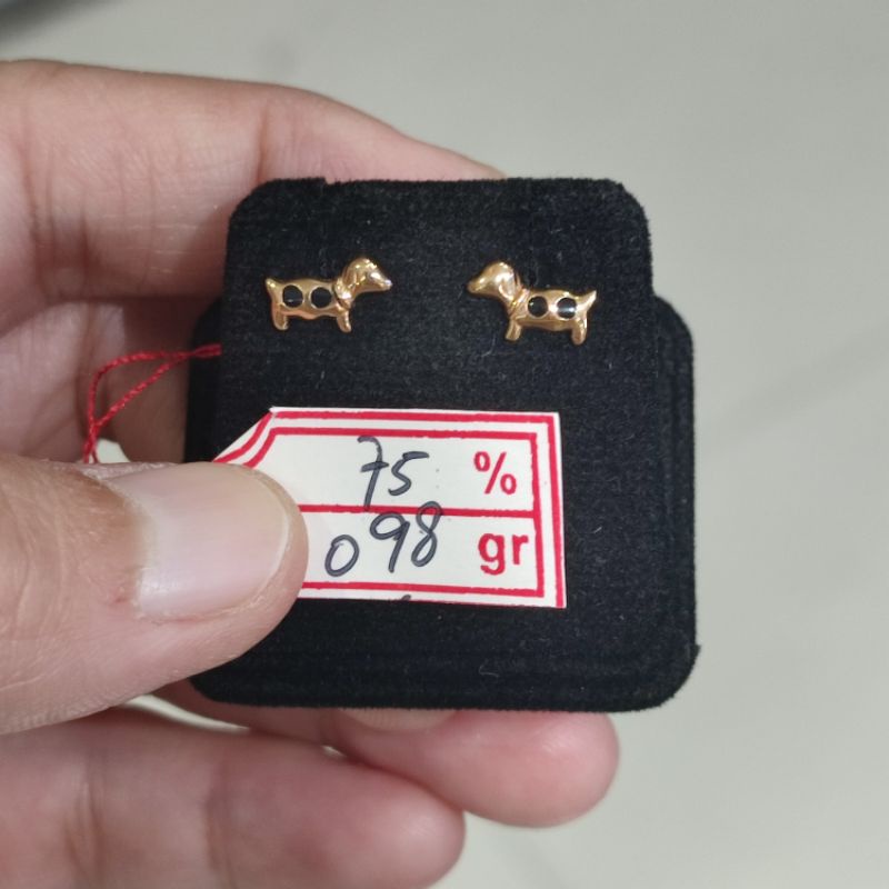 Anting emas 75 anjing
