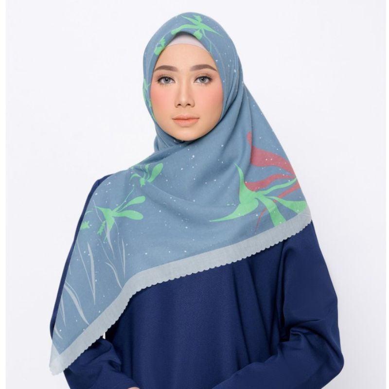 ZM zaskia mecca anggrek hitam teal