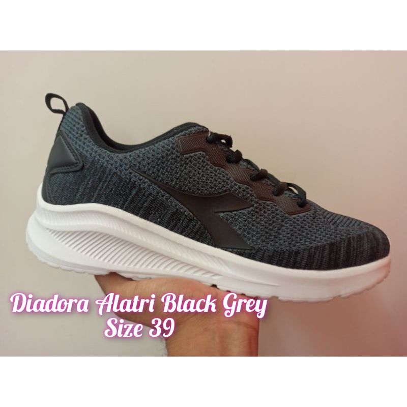 Diadora Alatri Black Grey 39