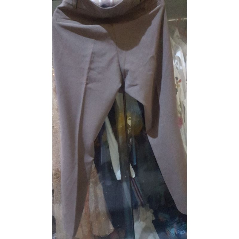 The Executive Celana Preloved