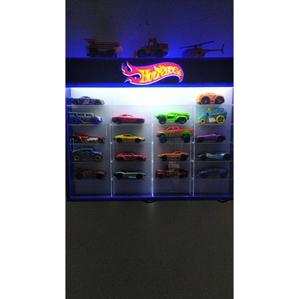 Rak Hotwheels Acrylic  isi 24 Lighting