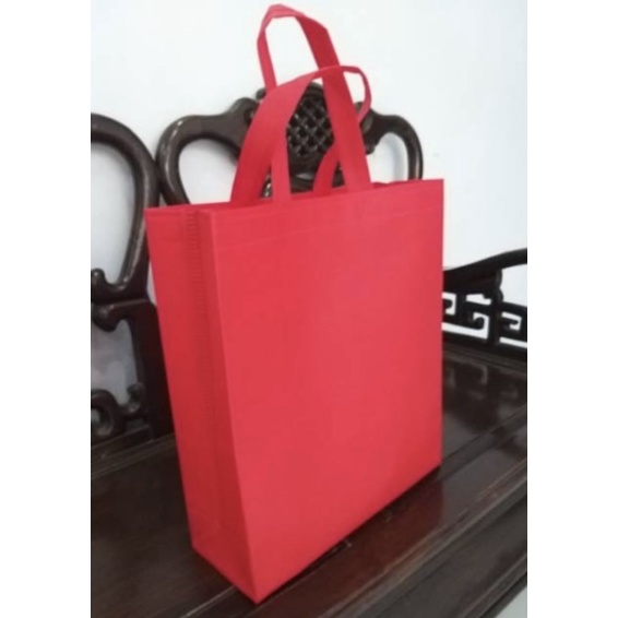 

LUSINAN ( 12 pcs) - Goodie Bag Box uk 35x40x12 - Tas Spundbond - Tas Kain Polos