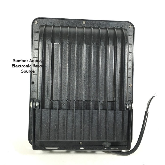 Kap Sorot Outdoor Pancaran 30W Cahaya Putih IP65 30 Watt White Lahan Parkiran Proyek Luar Gedung