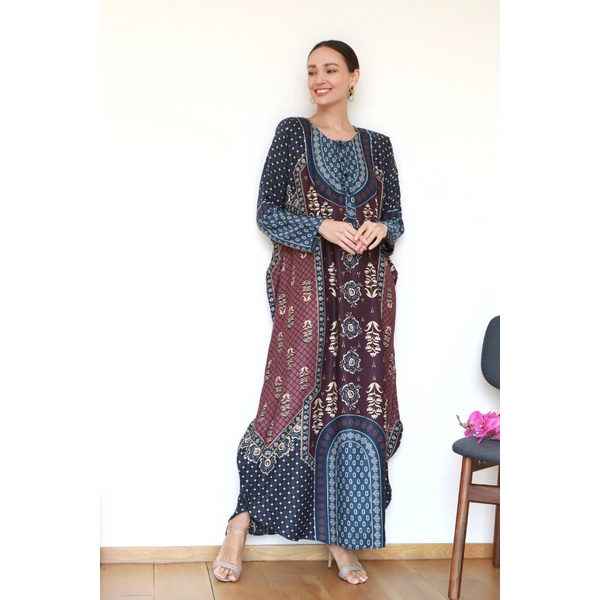 Kaftan Djamila Navy Maroon