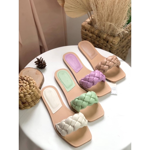 Sepatu Sendal Kulit Wanita STS Flat Woven Straps Sandals Premium Import, Ungu Lilac Putih Gading Whi