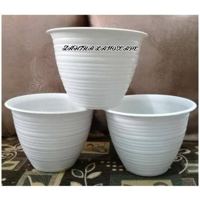 Pot Tawon Putih Diameter 14