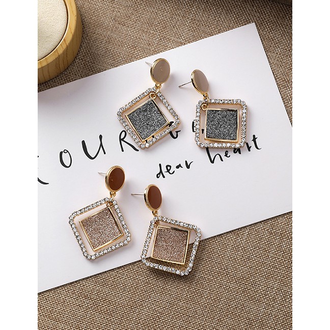 LRC Anting Tusuk Fashion Geometric Round Diamond Rhinestone Square Earrings D24592